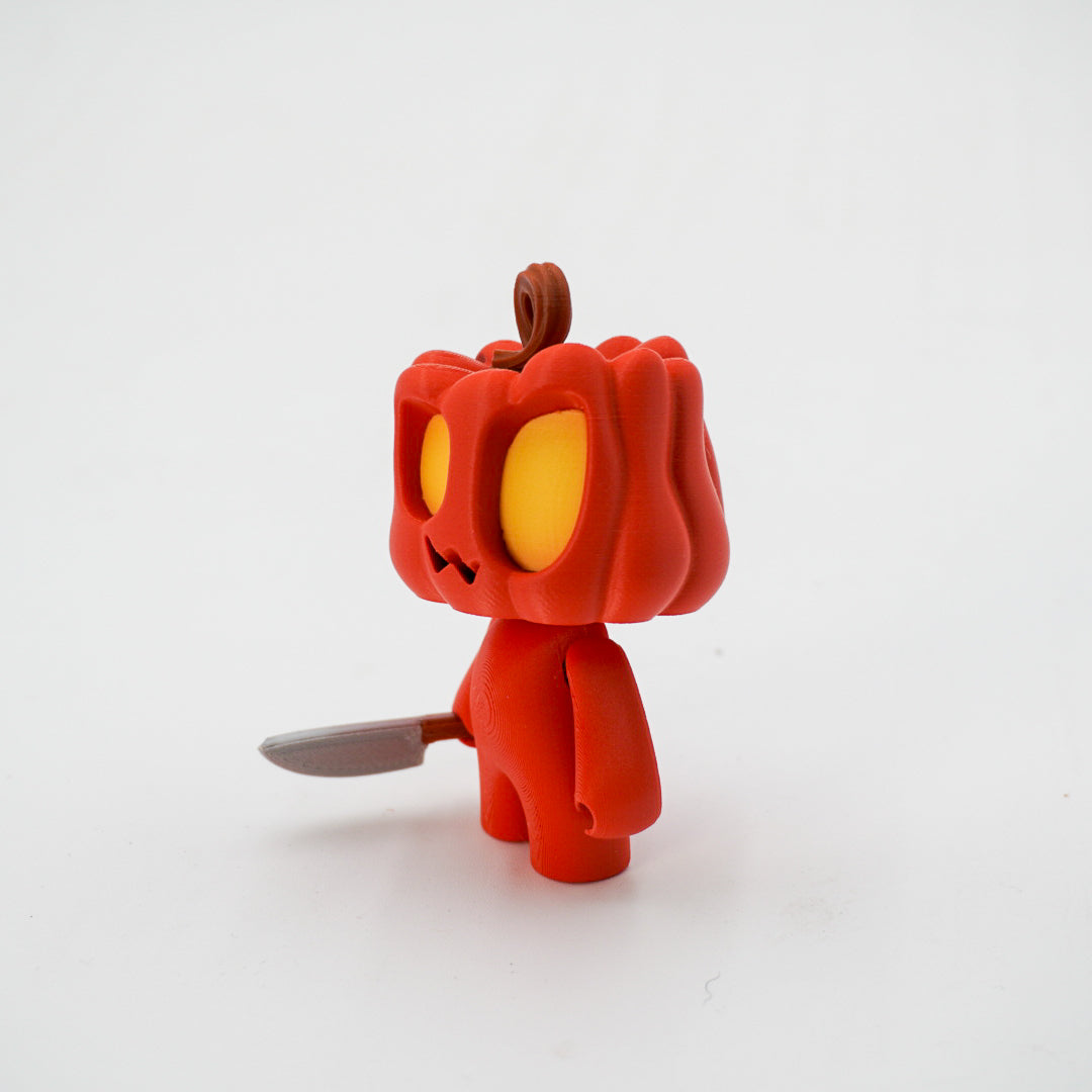 Pumpkin Carver - Figurine - 3"